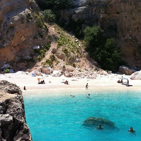 A 200 Metri Dalla * 布多尼